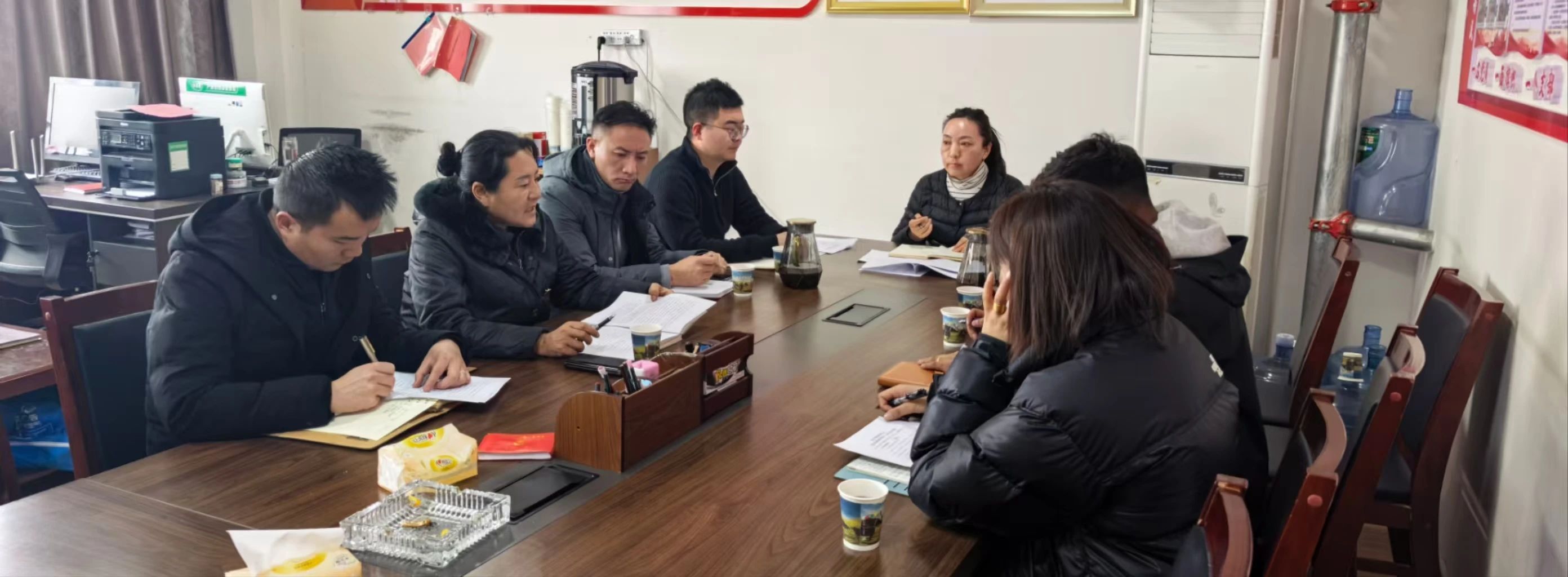 次仁措姆主持召开分管领域工作推进会.jpg
